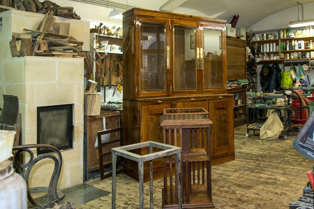 Ein dreiteiliger Kasten in der Werkstatt von Lorenz Rautter